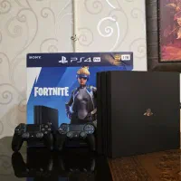 پلستیشن ۴ پرو دو دسته اصلی