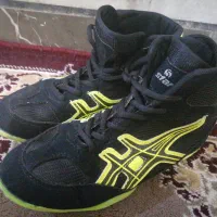 کفش کشتی پسرانه در حد نو