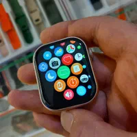 ساعت هوشمند به همراه ۵ عدد بند|لوازم جانبی موبایل و تبلت|زنجان, |دیوار