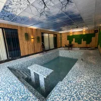 ۶۰۰مترباغ ویلا/۲۰۰متربنا/استخردار/فول فرنیش/کردزار