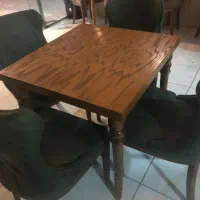 ۸ عدد میز ۲۰ عدد صندلی قابل شست و شو