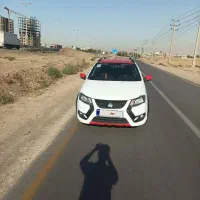 کوییک r عروسک سفید قرمز مدل 99