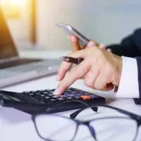 حسابدار مسلط به نرم افزار حسابداری