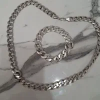 دستبند و گردنبند