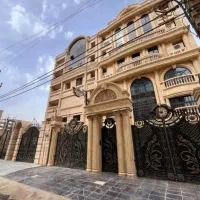 فروش-ویلایی-نیم-پلاک-با-مغازه