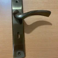 دستگیره زیتونی و نقره ای کاملا نو و پلمپ