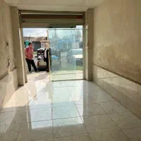 مغازه بر خیابان اصلی