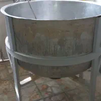 پاتیل روحی چکشی قدیمی و سنگین ۴۵۰ لیتر و دینام