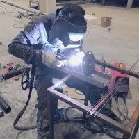 جوشکاری و ساخت انواع سازه های فلزی
