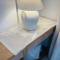 رانر دست بافت جنس ابریشمی و شمعدان چوبی