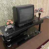 تلویزیون و میز تلویزیون