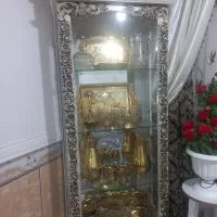 یک عدد بوفه وساعت ایستاده