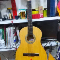 فروش گیتار کلاسیک زیر قیمت|گیتار، بیس، امپلیفایر|سبزوار, هویزه|دیوار