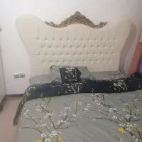 تخت دونفره و باکس جلو تخت