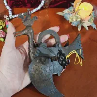 قفل فولادی بزرگ پرنده