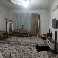رهن و اجاره . طبقه همکف ۱۰۰ متری ۸۰ متر زیر بنا