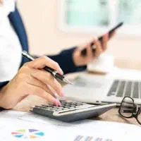 حسابدار خانوم