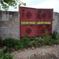زمین ۴ هزار متری با کنتور برق سنتی دیوار کشی شده