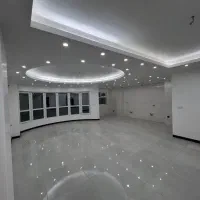 ۴ طبقه یکجا /جنوبی/ کلید نخورده / اماده تجهیز کردن