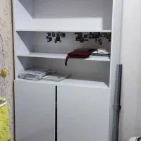 کتابخانه و میز تحریر