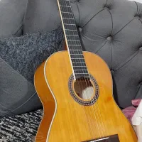 فروش چند وسیله موسیقی گیتار سنتور کمانچه تنبک