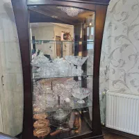 ویترین شیشه ای