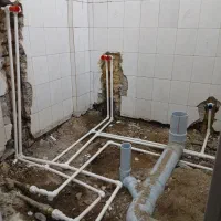 بنایی بازسازی رفع نم حمام توالت بازسازی سرویس