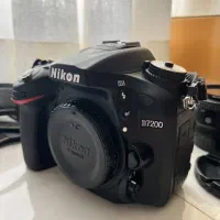 دوربین nikon d7200 در حد اک (همراه دو لنز)