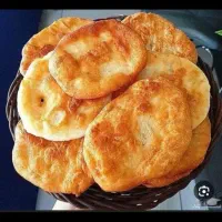 نون روغنی و سمبوسه