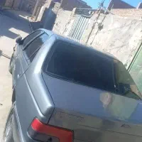 یک دستگاه خودروی پژو