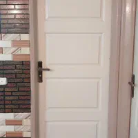 در چوبی با چهارچوب