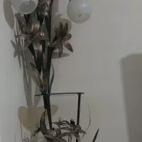 آباژور ایستاده