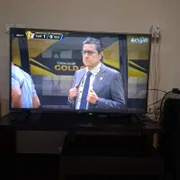 تلوزیون 50 LG دیجیتال سرخود با میز تلوزیون