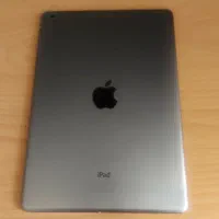 ipad به رنگ نقره ای