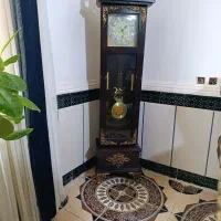 آینه کنسول با ساعت ایستاده