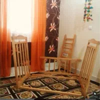 تخت کنار مادر چوبی