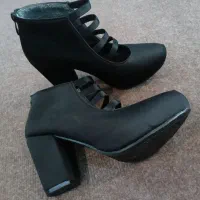 پوتین جورابی درحدنو و کفش|کیف، کفش، کمربند|رشت, منظریه|دیوار