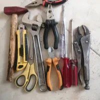 جعبه ابزار همراه با ابزار