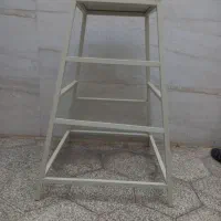 چهارپایه آهنی