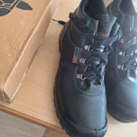 کفش کار ایمنی در حد نو سایز ۴۲ تمیز|کیف، کفش، کمربند|تنکابن, |دیوار