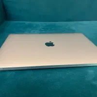 مک بوک پرو ۲۰۱۷