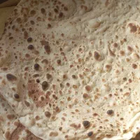 نان خانگی در خانه پخت می شود