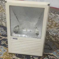 یک عدد پروژکتور