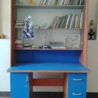 میز تحریر با کتابخانه