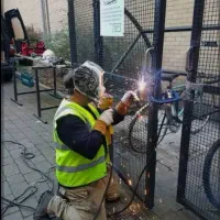 خورده کاری جوشکاری برشکاری بنای دیوار چینی وکارگر