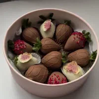 شکلات دبی .میوه ای .دست ساز .