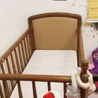 تخت کودک چوبی کاملا نو با تشک