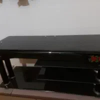 زیر تلویزیونی شیشه ای