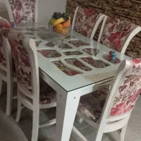 میز ناهار خوری در حد نو