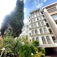 ۱۲۰ متر تمیز/ ۲۰ متر حیاط خلوت/ تاپ لوکیشن ظفر